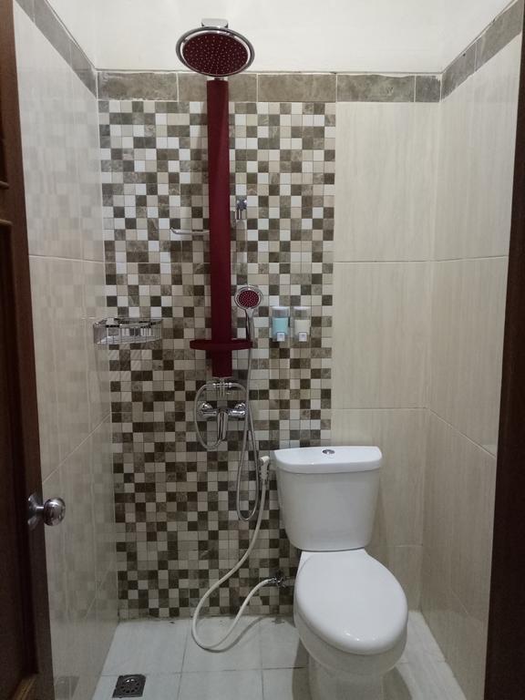 Nariska Suite Homestay Purwokerto Esterno foto